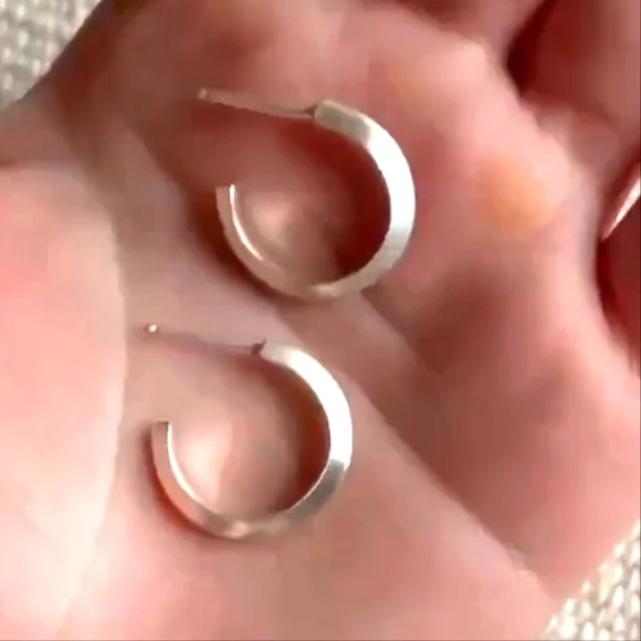 Matte sterling silver hoops - Picture 2 of 3